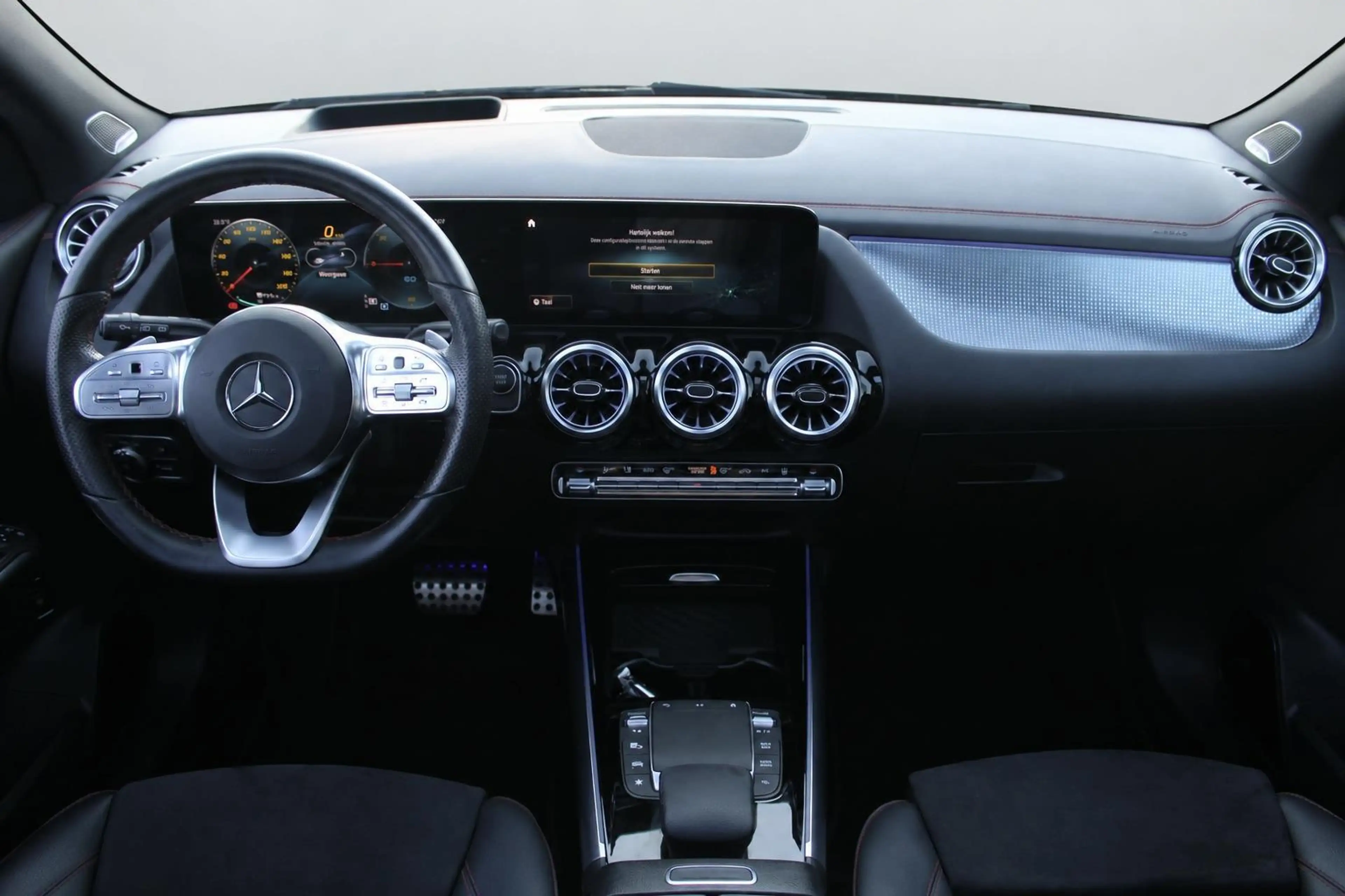Mercedes-Benz EQA 250 AMG Line 67kWh SOH 93,8% | Pano | Burmester | Head — photo 5
