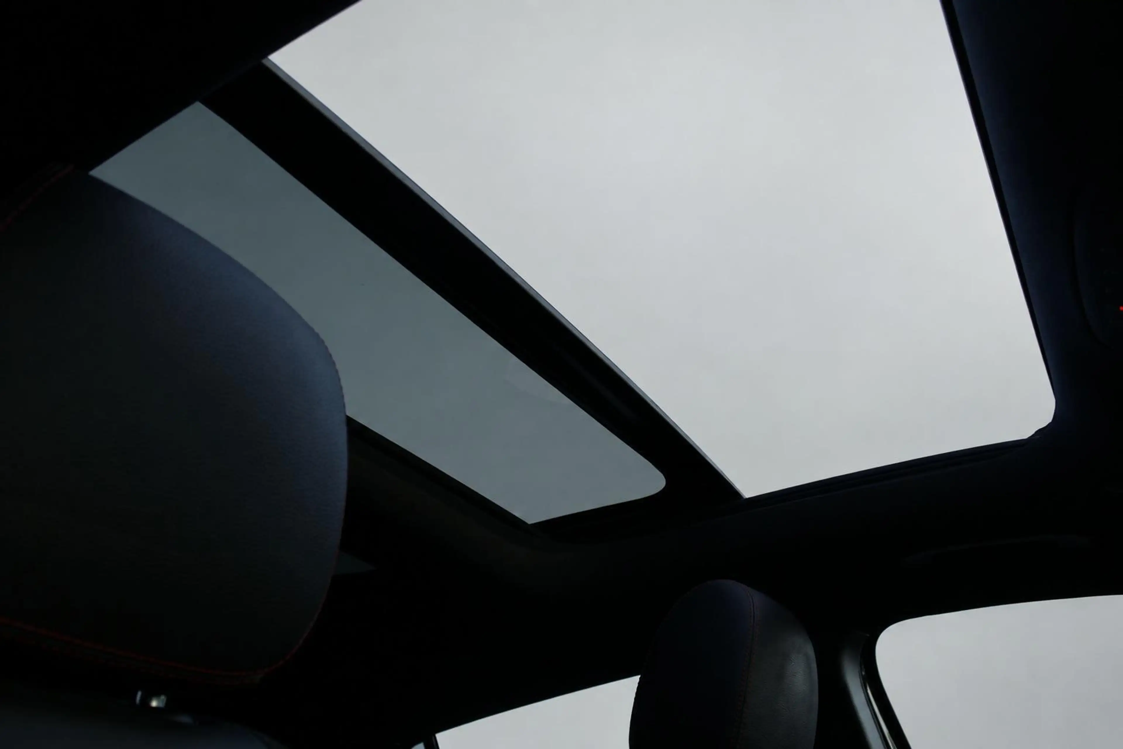 Mercedes-Benz EQA 250 AMG Line 67kWh SOH 93,8% | Pano | Burmester | Head — photo 10