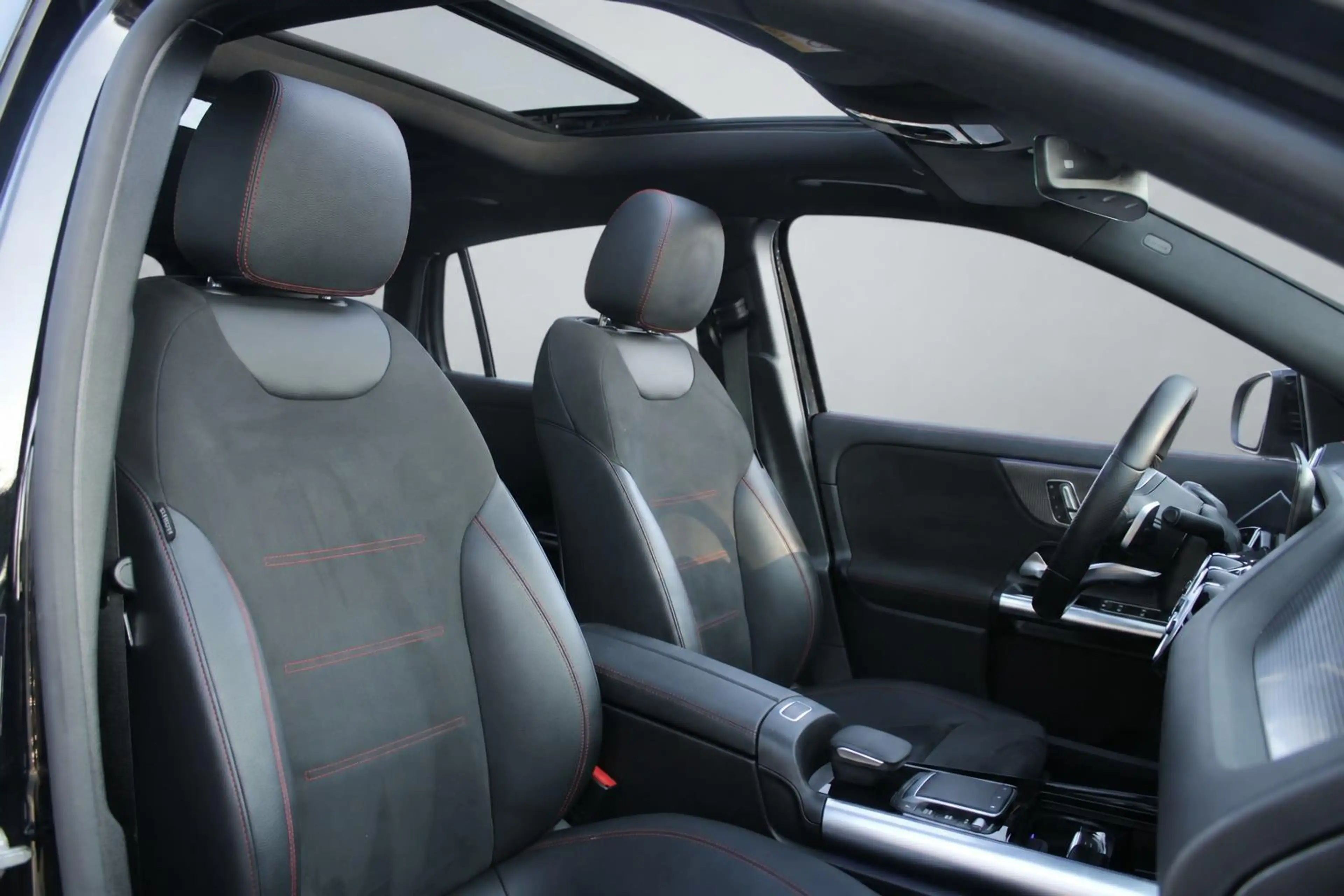 Mercedes-Benz EQA 250 AMG Line 67kWh SOH 93,8% | Pano | Burmester | Head — photo 21