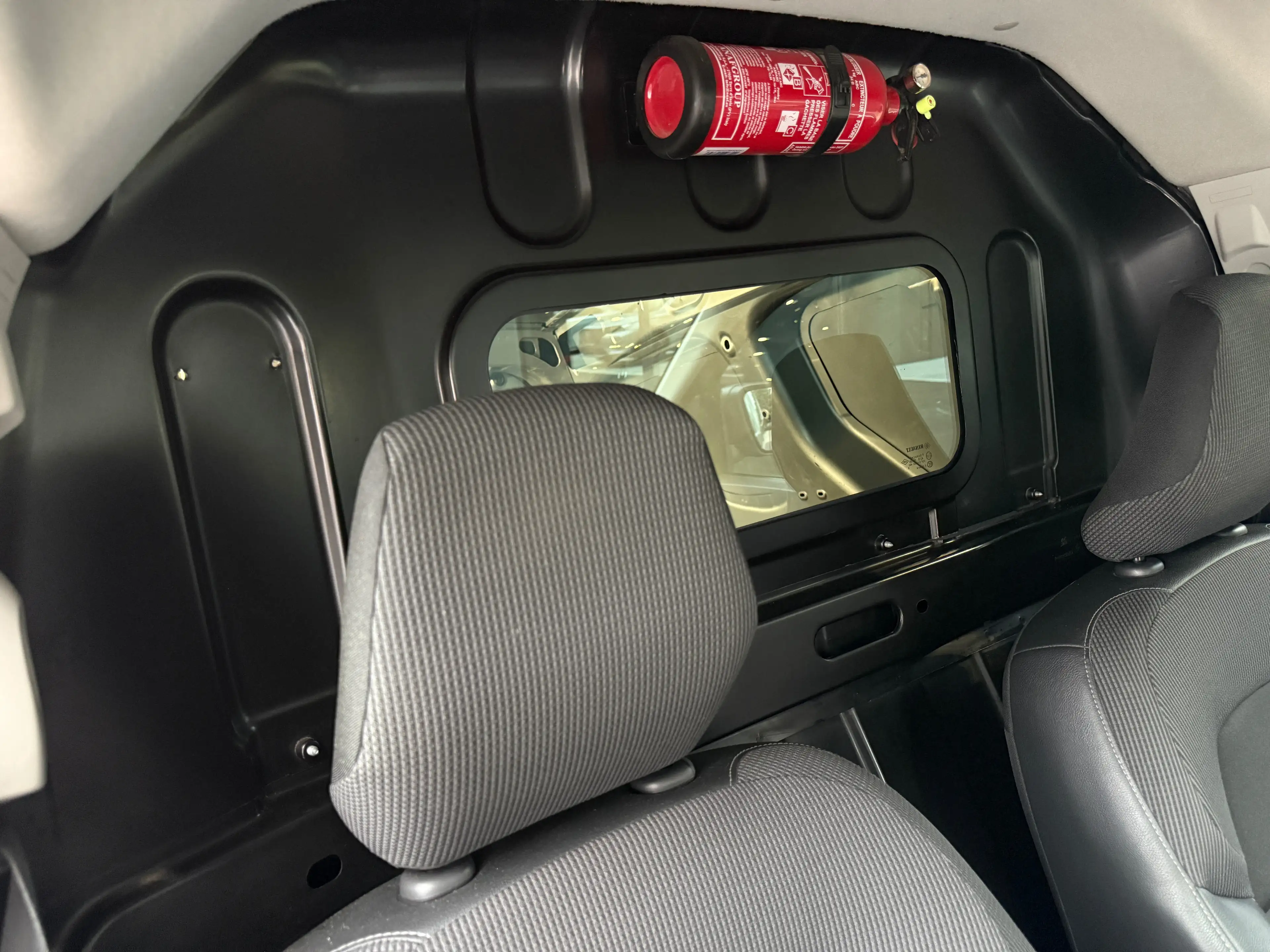 Renault Express 1.5dCi 75CV CARPLAY CUiR AiRCO CRUiSE ATT REM LED+ — photo 15