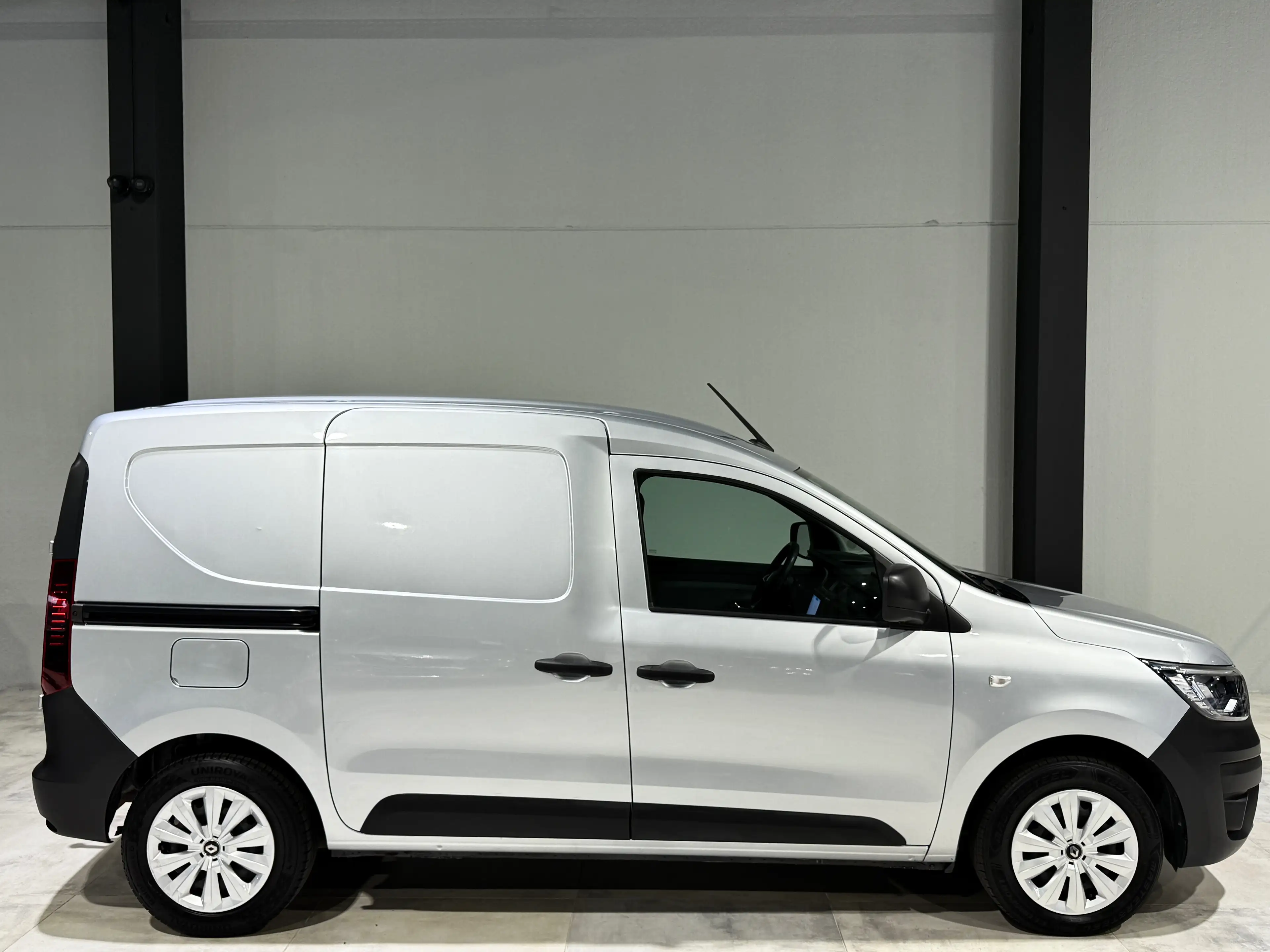 Renault Express 1.5dCi 75CV CARPLAY CUiR AiRCO CRUiSE ATT REM LED+ — photo 5