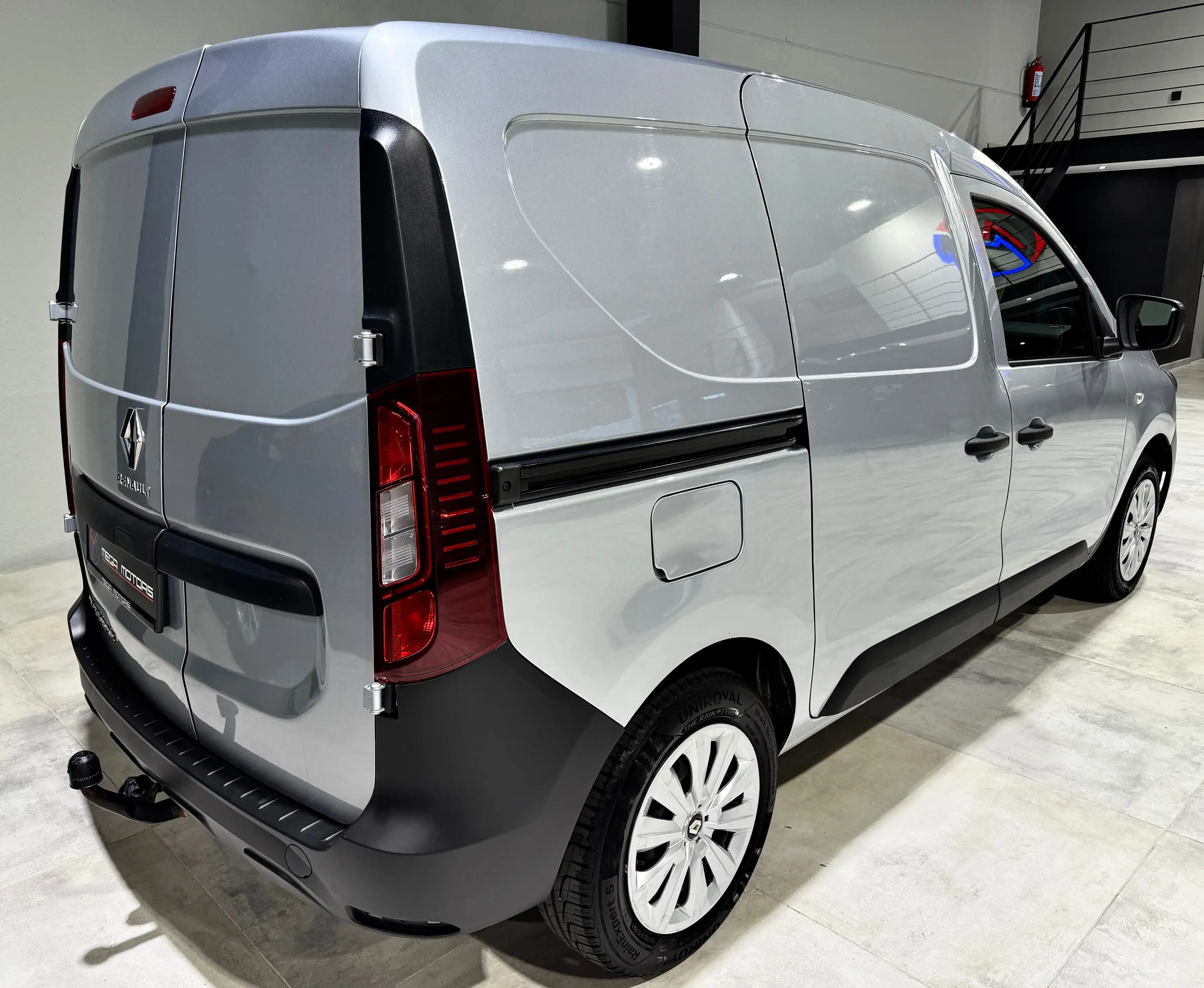 Renault Express 1.5dCi 75CV CARPLAY CUiR AiRCO CRUiSE ATT REM LED+ — photo 9