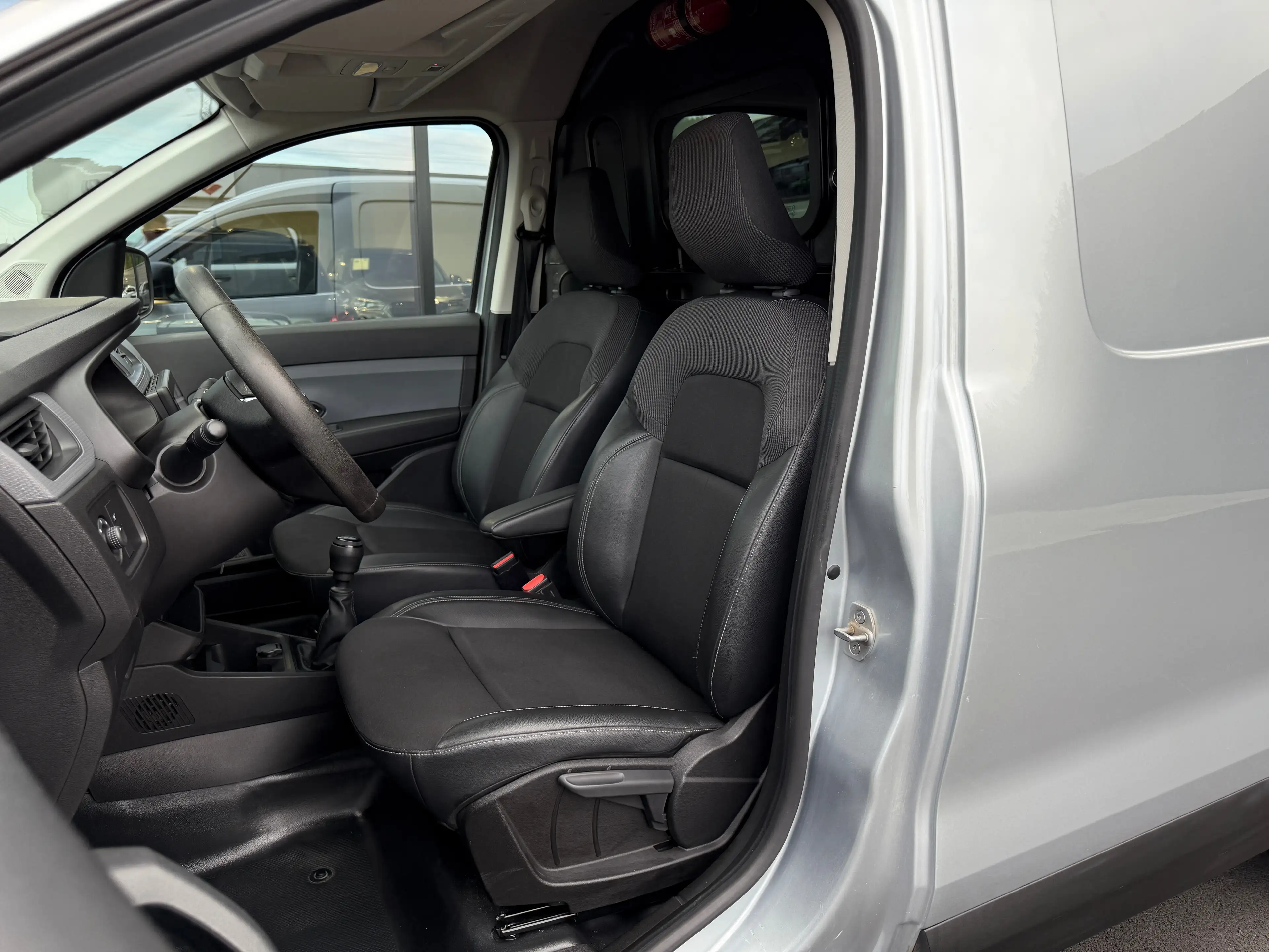 Renault Express 1.5dCi 75CV CARPLAY CUiR AiRCO CRUiSE ATT REM LED+ — photo 12