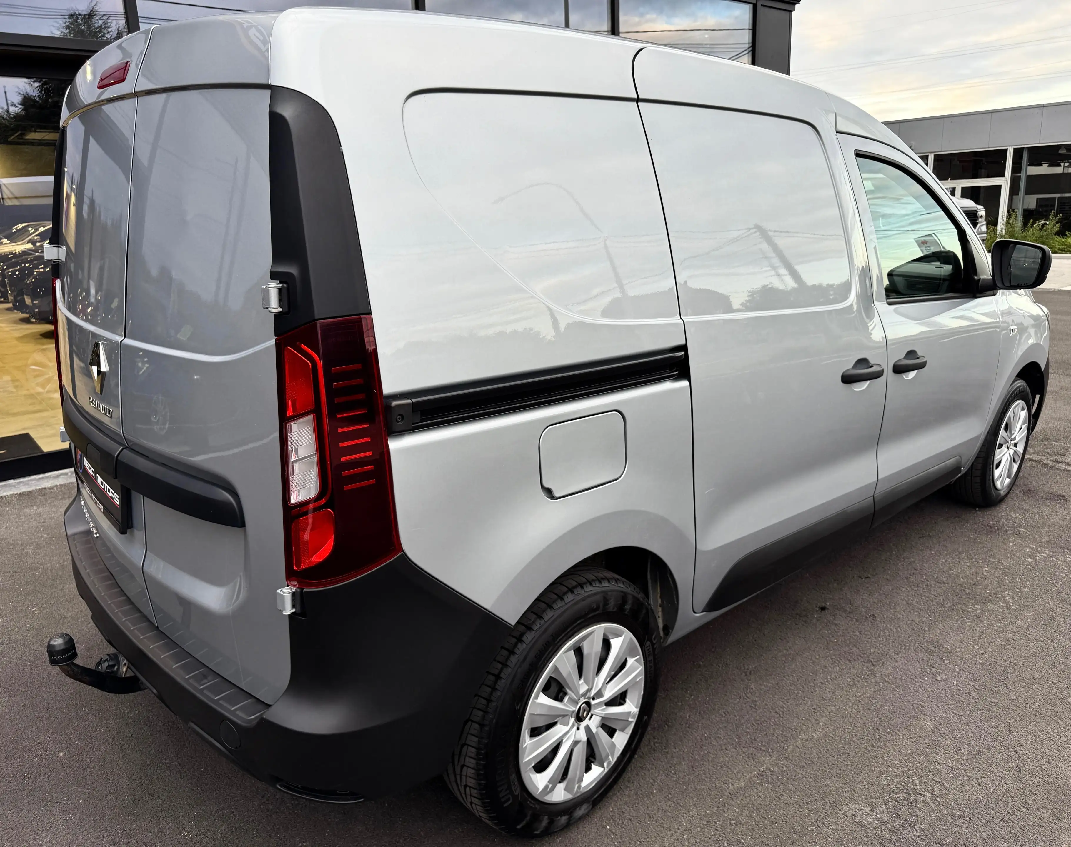 Renault Express 1.5dCi 75CV CARPLAY CUiR AiRCO CRUiSE ATT REM LED+ — photo 2