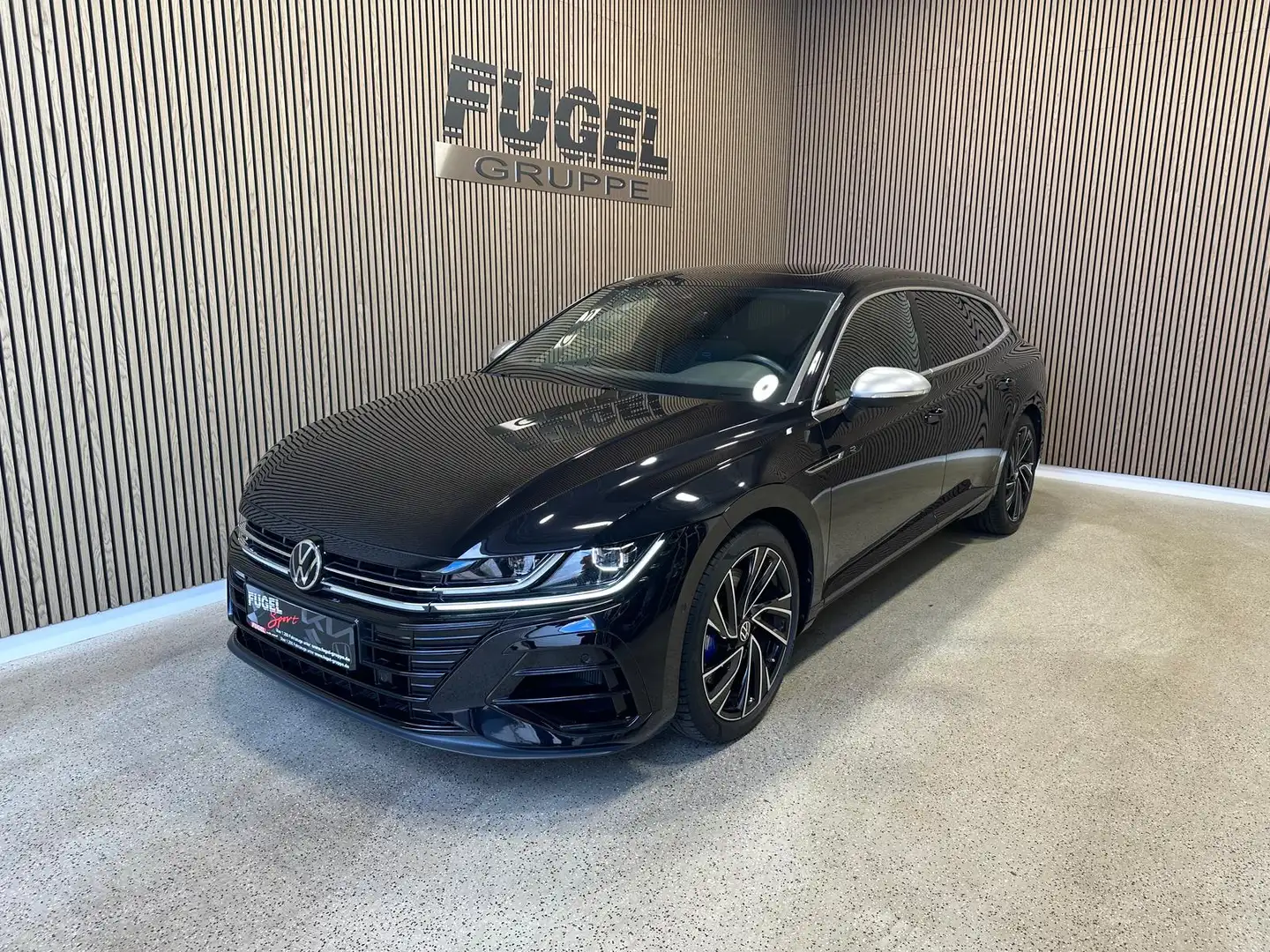 Volkswagen Arteon SB 2.0 TSI 4M DSG R IQ.LIGHT|AHK|PANO|19"|4xSHZ Schwarz - 2