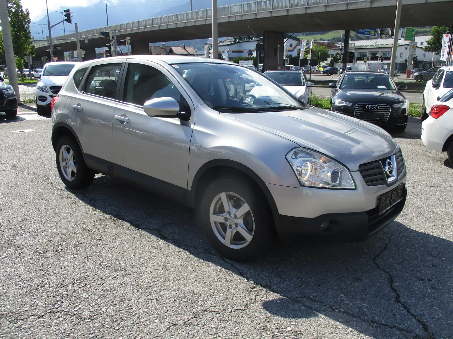 Nissan Qashqai Visia Silber - 1
