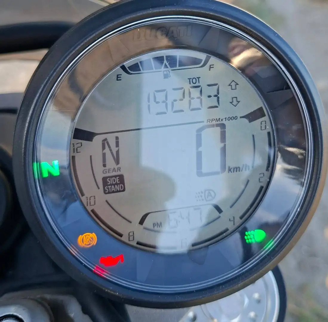 Ducati Scrambler Icon 803 CC Gris - 2