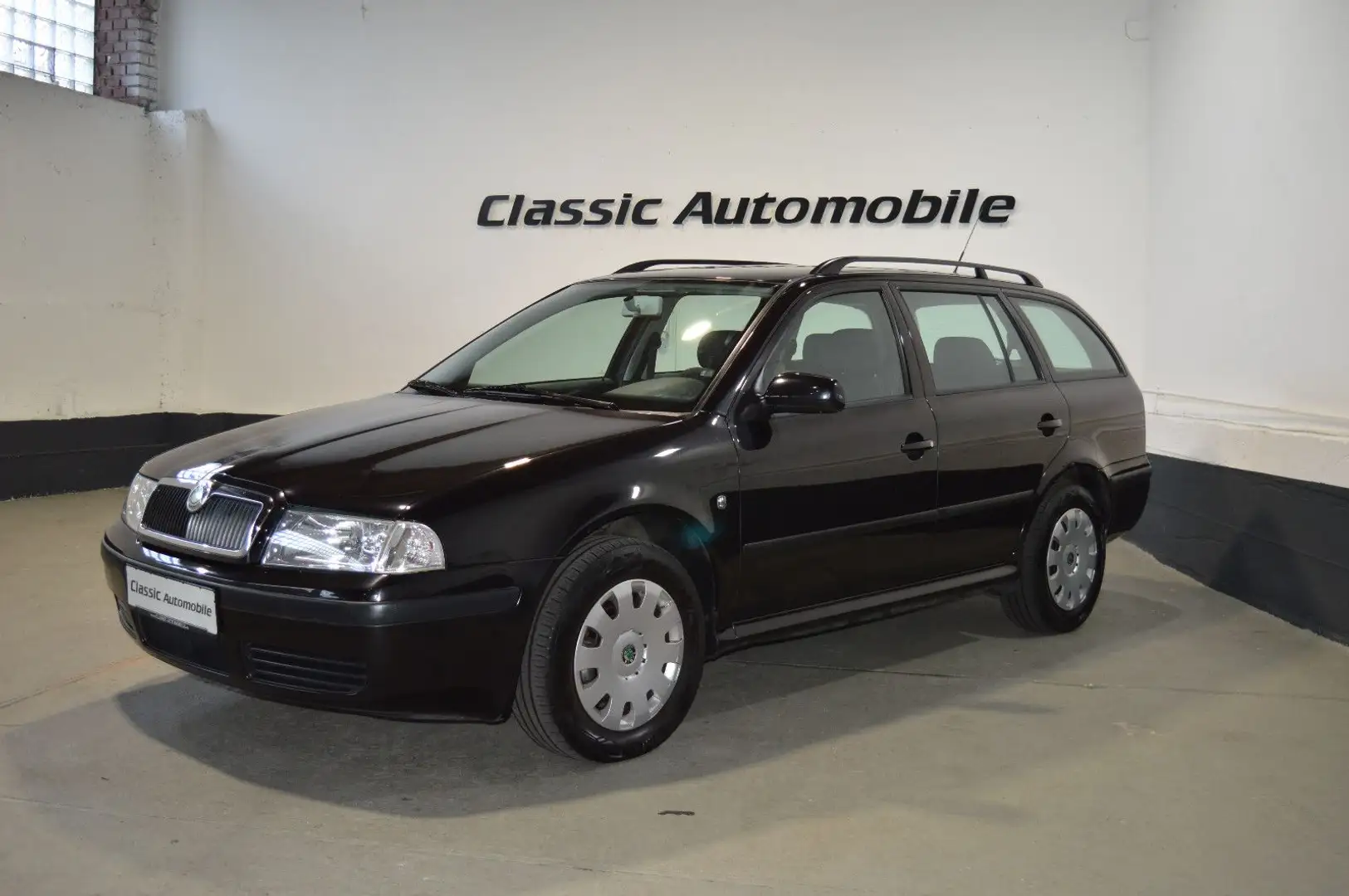Skoda Octavia Combi Tour 1,6*Klimaanlage* Czarny - 1
