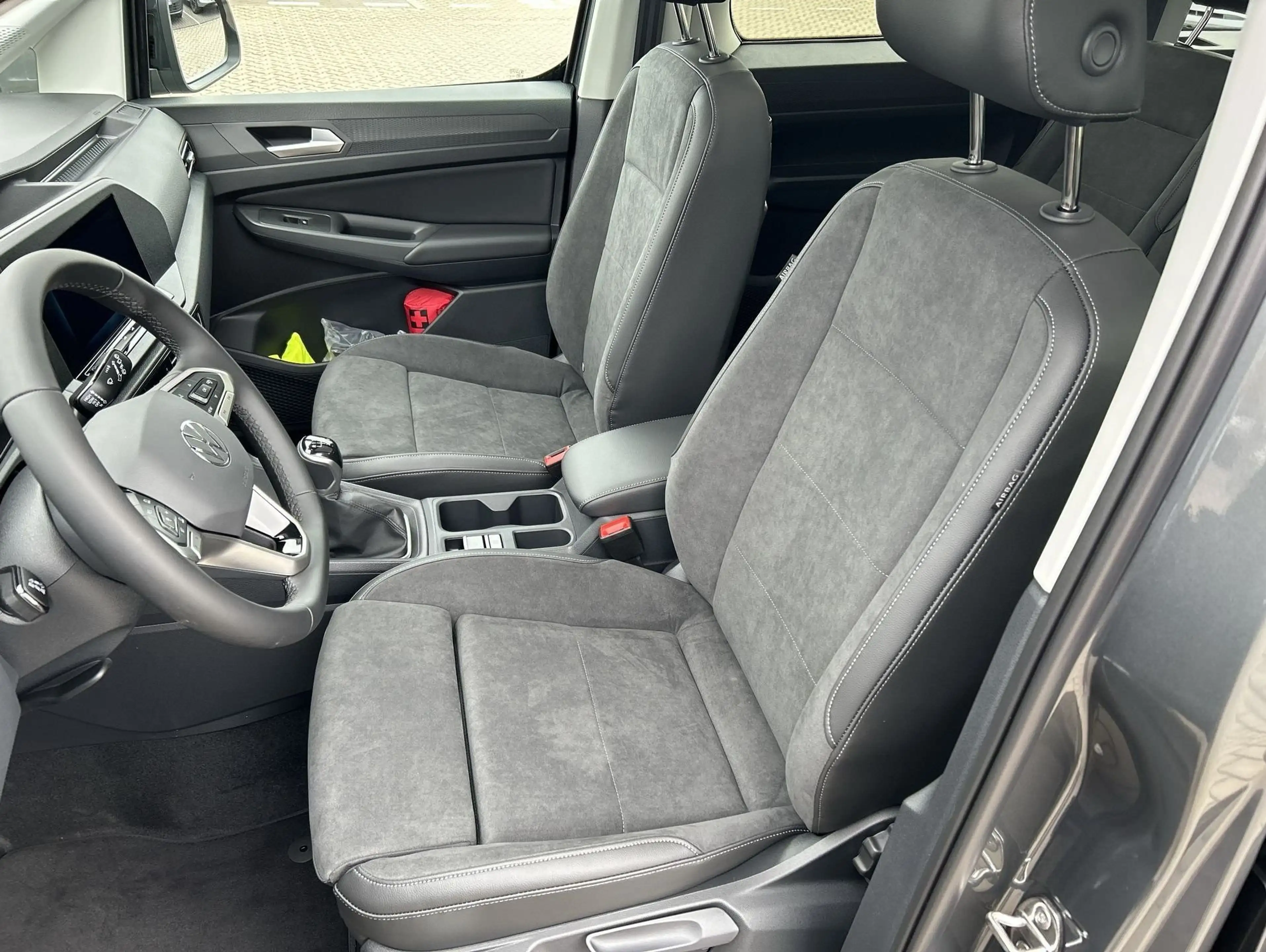 Volkswagen Caddy NFZ  Life 7-Sitzer Motor: 2.0 l TDI EU6 SCR 4MOTIO — photo 10