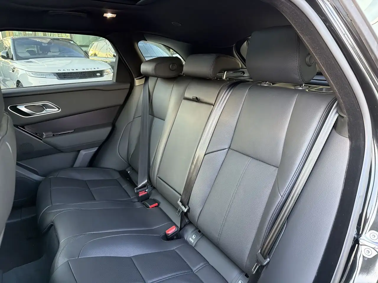 Land Rover Range Rover Velar снимка Land Rover Range Rover Velar