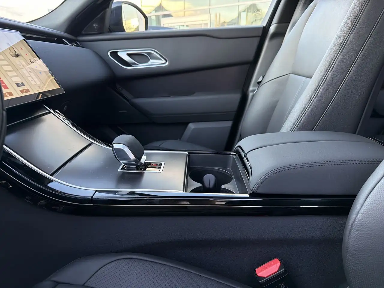 Land Rover Range Rover Velar снимка Land Rover Range Rover Velar