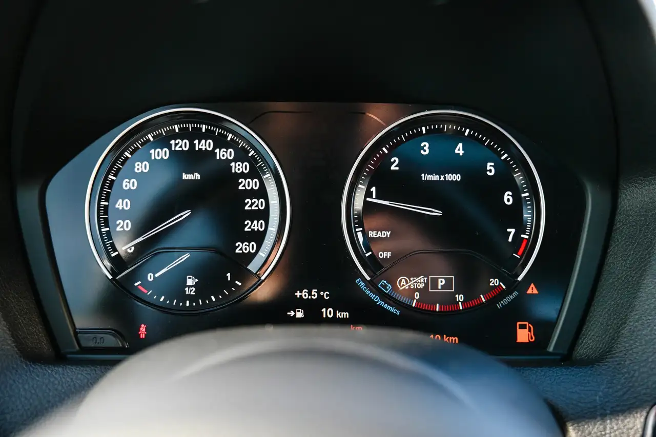 BMW 2 Series снимка BMW 2 Series