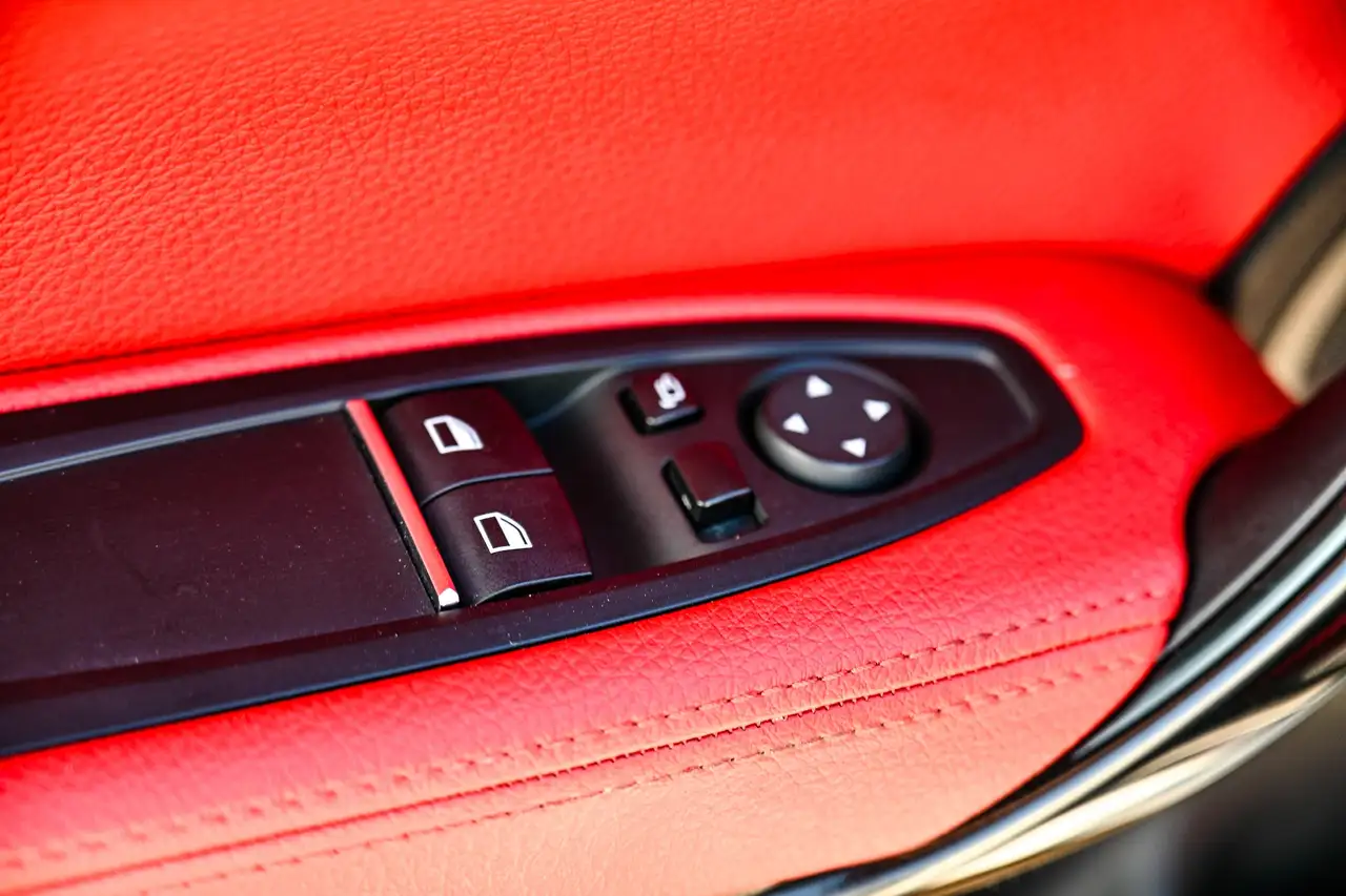 BMW 2 Series снимка BMW 2 Series