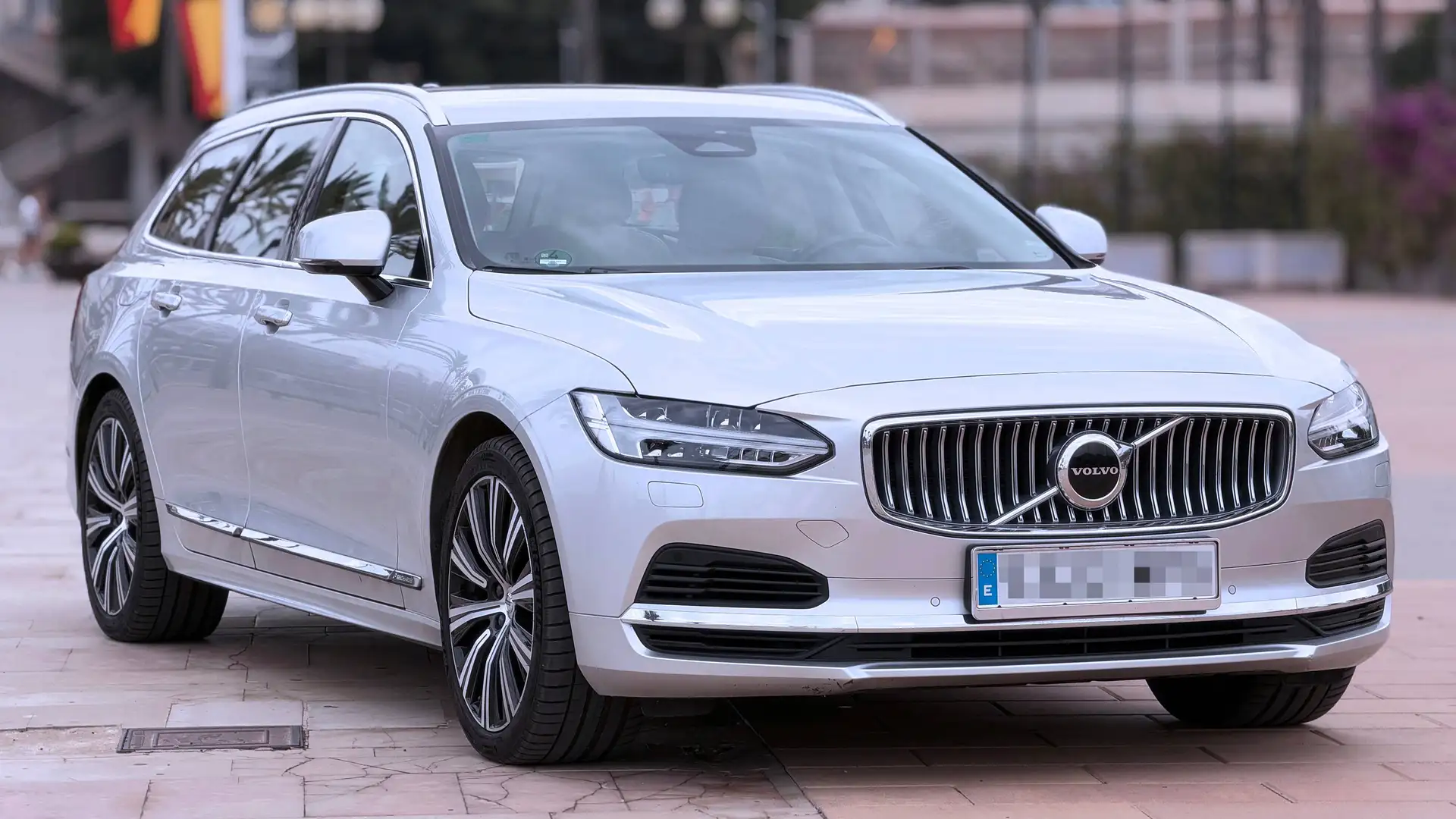 Volvo V90 V90 T8 Twin Recharge Inscription AWD Recharge Inscription Plateado - 1