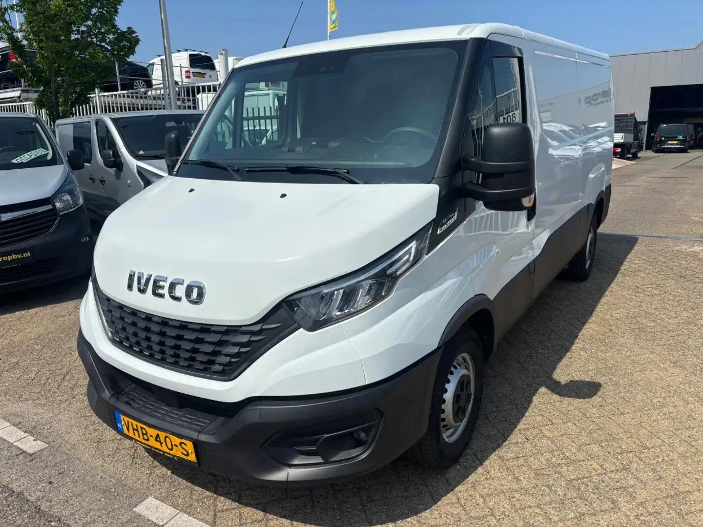 Iveco Daily 35S14 l2h1 automaat airco Wit - 2
