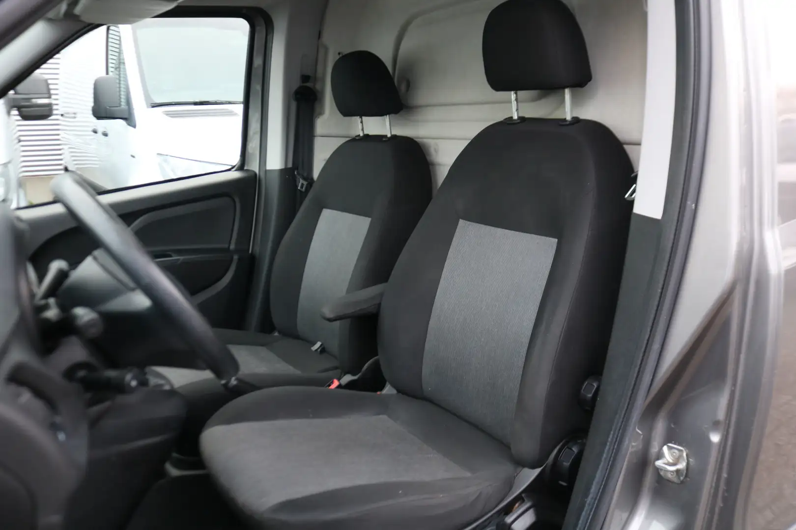Fiat Doblo Cargo 1.6 MJ 105pk L1 H1 SX Airco Navigatie - 2