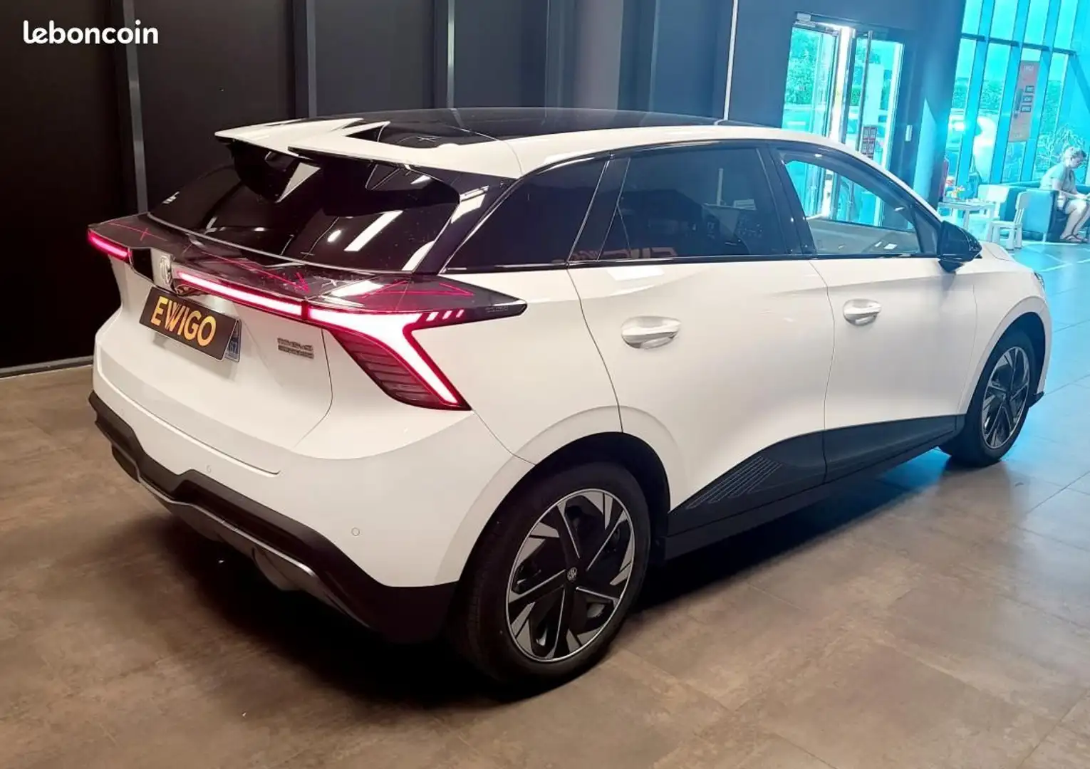 MG MG4 ELECTRIC 204ch 64KWH LUXURY BVA Blanc - 2
