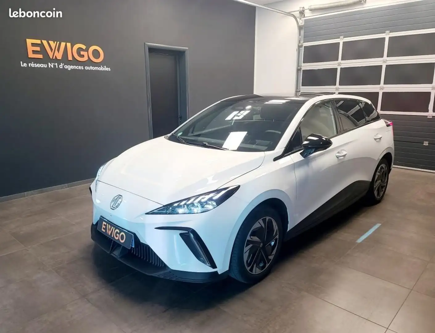 MG MG4 ELECTRIC 204ch 64KWH LUXURY BVA Blanc - 1
