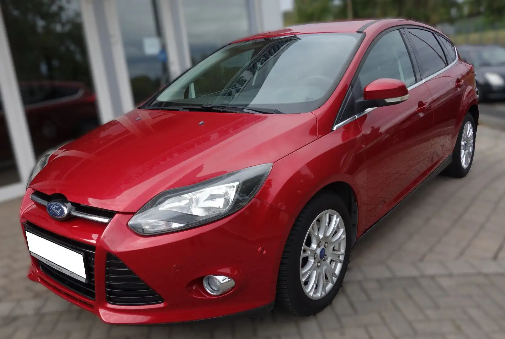 Ford Focus Lim. Titanium 47000Km! Rot - 1