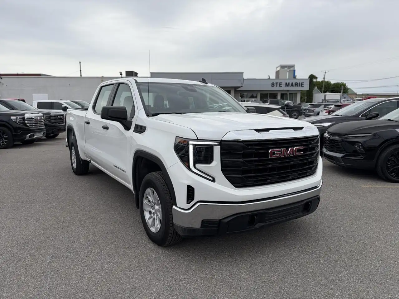 GMC Sierra 1500 снимка GMC Sierra 1500