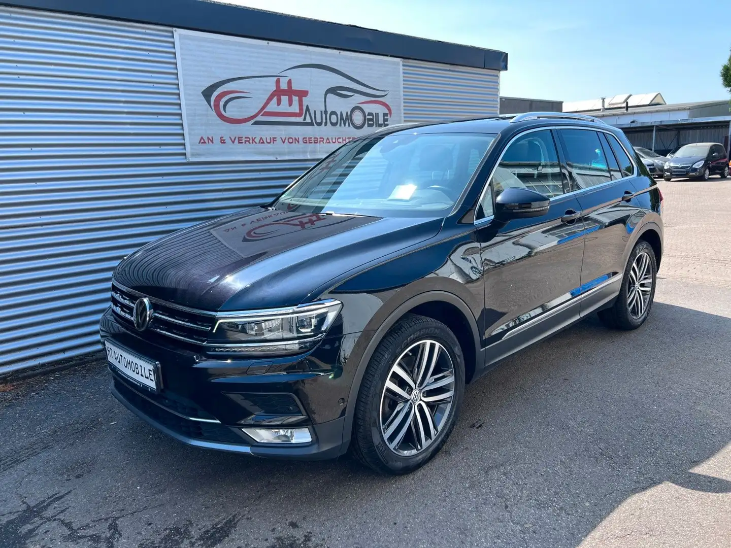 Volkswagen Tiguan 2.0TSI DSG NAVI/LEDER/SHZ/PANORAMA/AHK Schwarz - 2