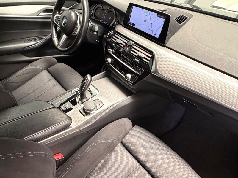 BMW 530 i Aut. M Sport Navi/Head-Up/Alcantara/Kamera — photo 15