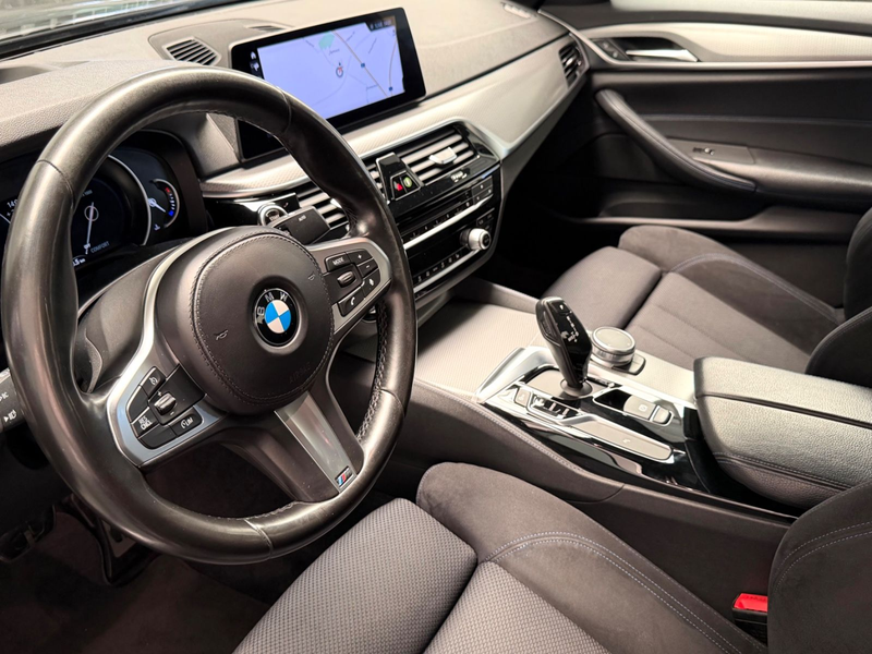 BMW 530 i Aut. M Sport Navi/Head-Up/Alcantara/Kamera — photo 11