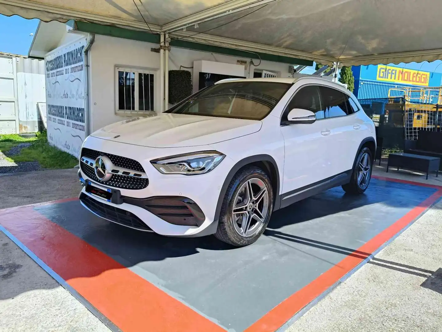 Mercedes-Benz GLA 180 d Automatic AMG LINE Bianco - 1