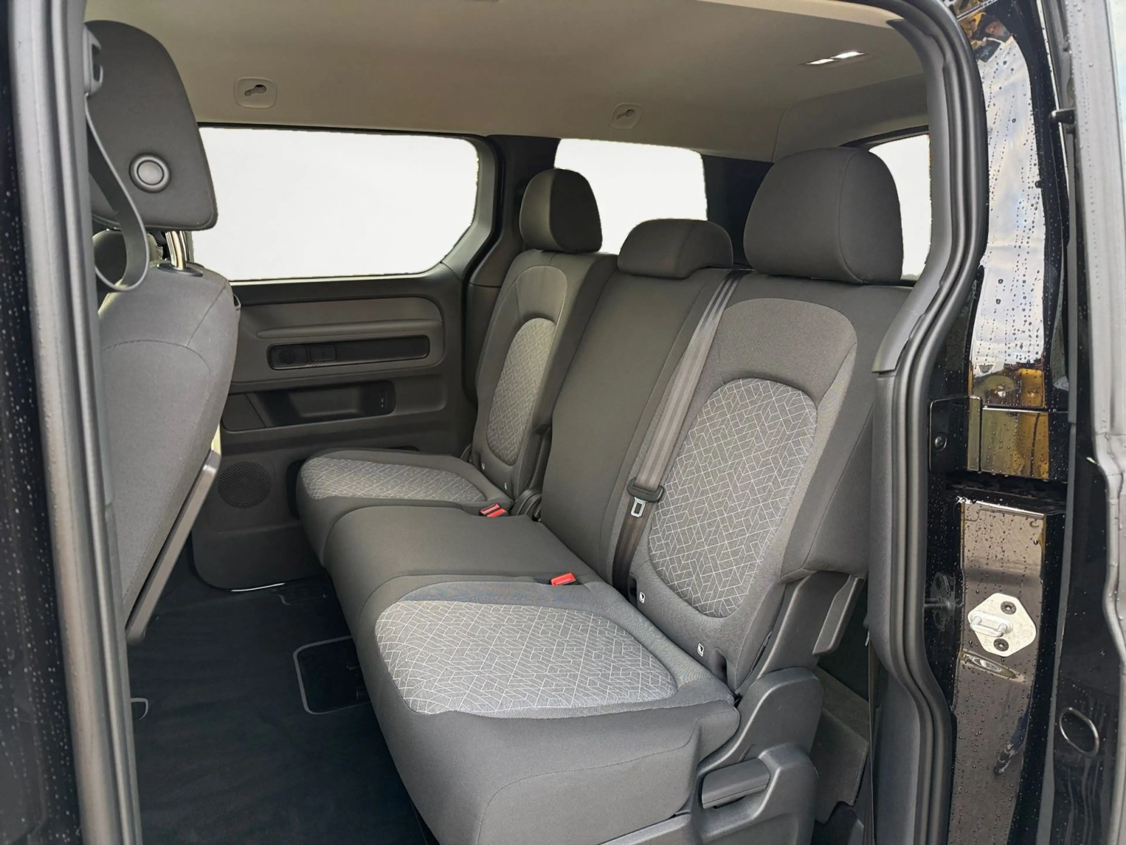 Volkswagen ID. Buzz ID.Buzz Pro 210 kW (286 PS) Heckantrieb — photo 14