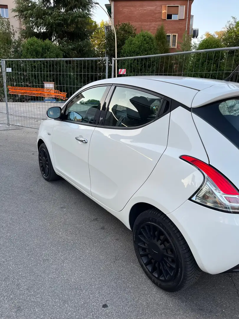 Lancia Ypsilon 1.2 8v Silver s&s 69cv Bianco - 2