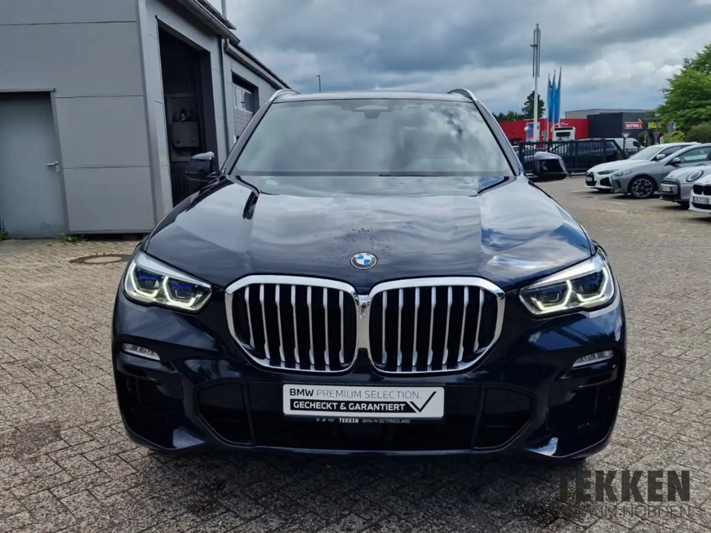 BMW X5 xDrive30d M-Sport/LASER/Head Up/AHK/Pano.Dach Schwarz - 2