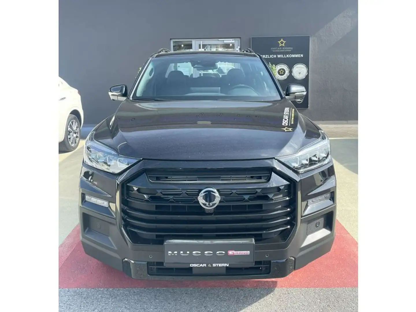KGM Musso KGM Grand 2,2 e-XDI Diesel Automatik 4x4 Black Ed Noir - 2