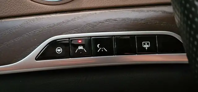 Mercedes-Benz S-Class view 22
