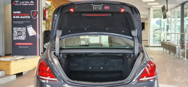 Mercedes-Benz S-Class view 9