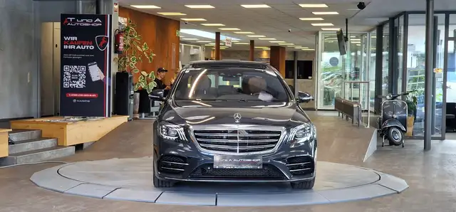 Mercedes-Benz S-Class view 2