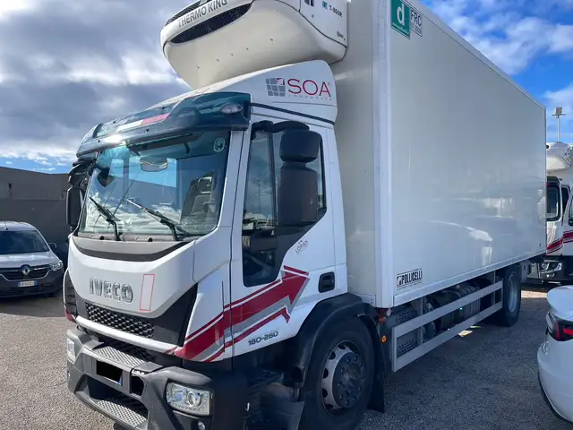 Iveco Eurocargo 180-280 motrice frigo con doppia sponda