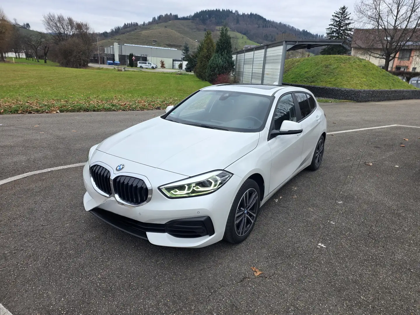 BMW 120 Aut. Adv. V.C/LED/NAVI/PDC/HiFi/ACC/RFK/Pano/GRA Weiß - 2