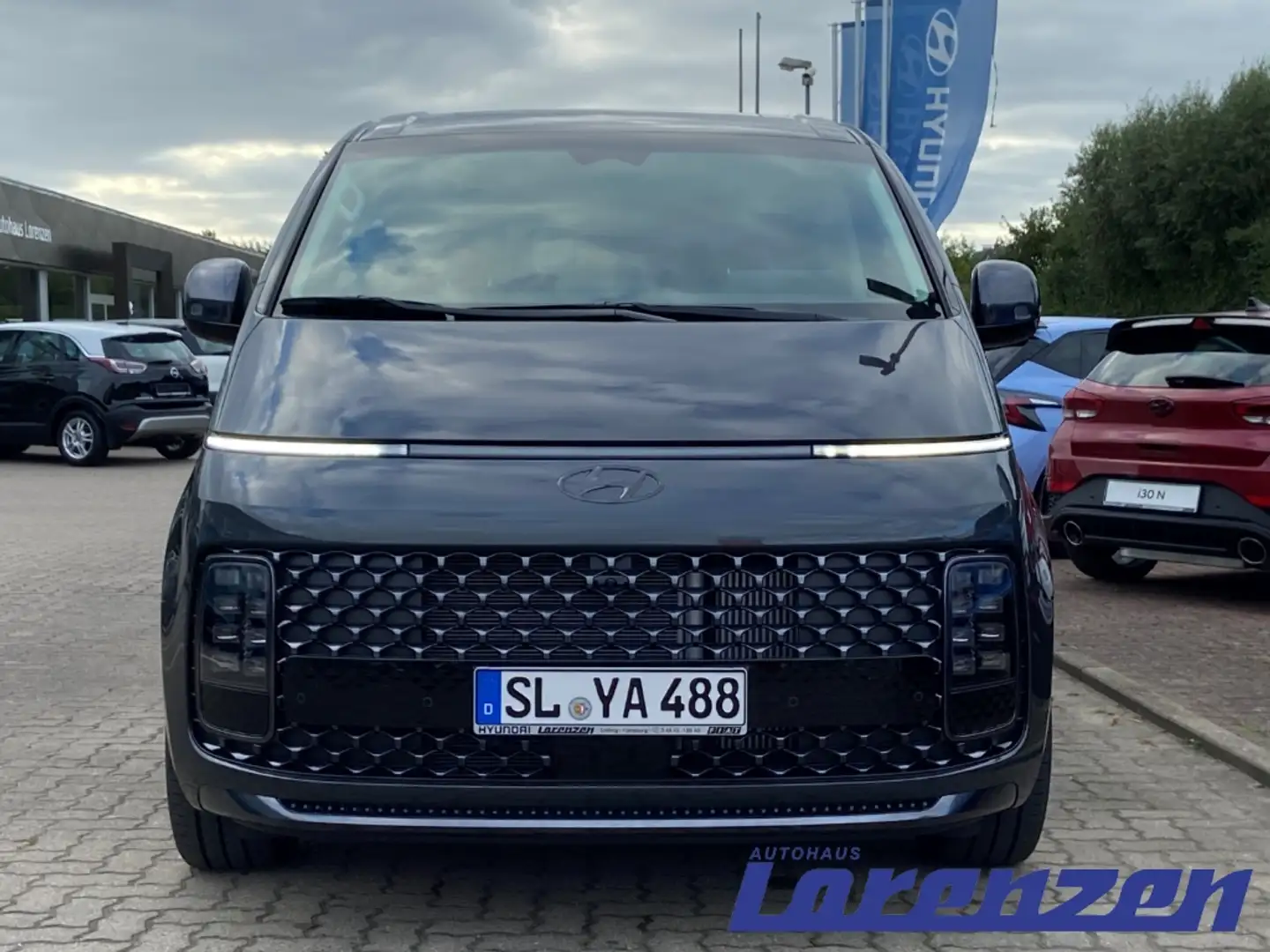 Hyundai 7-Sitzer 2.2 CRDi 8AT 4WD (177PS) SIGNATURE Panora Grijs - 2