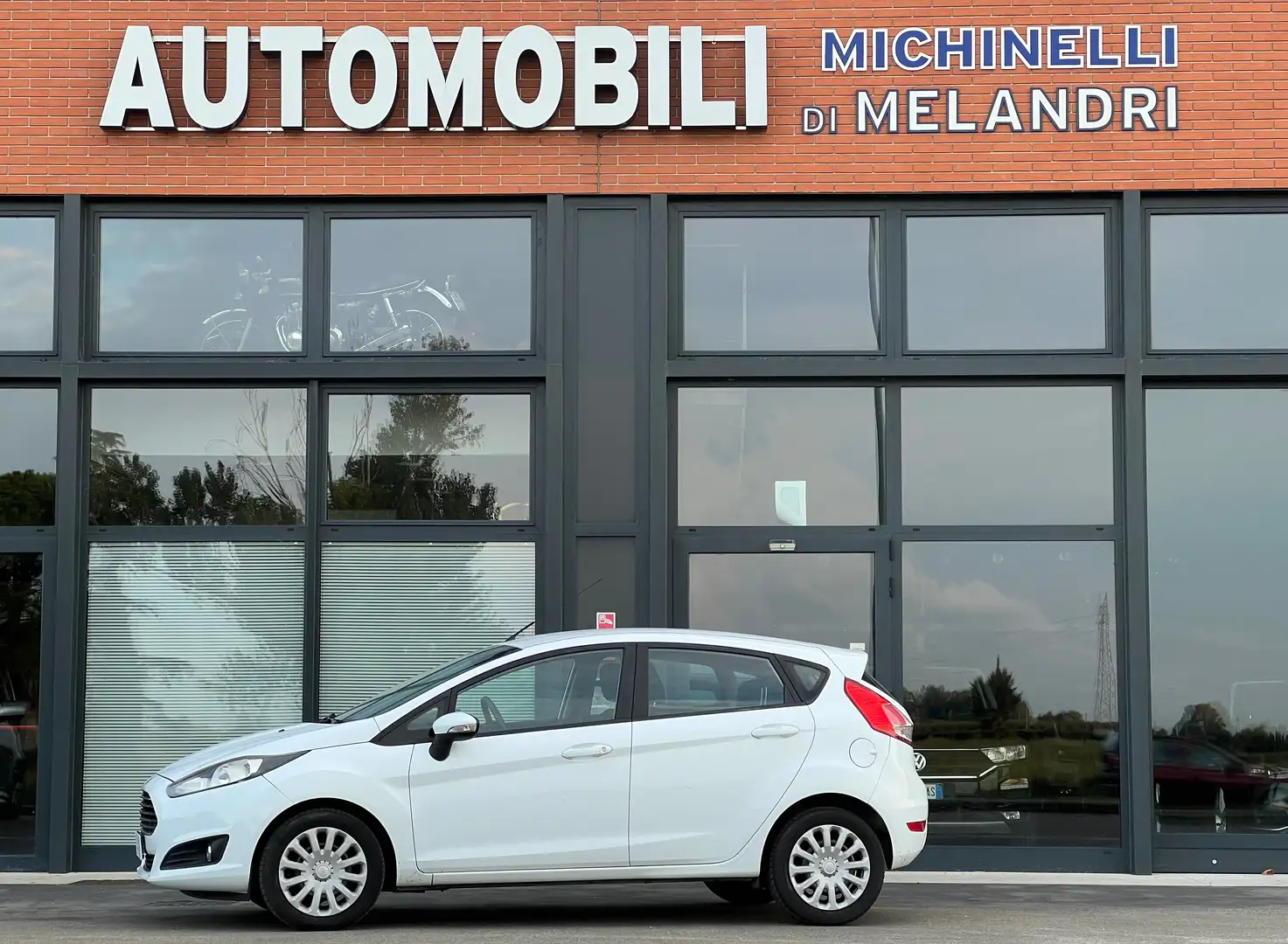 Ford Fiesta Fiesta VI 2013 5p 1.4 Gpl 92 Cv Blanco - 1