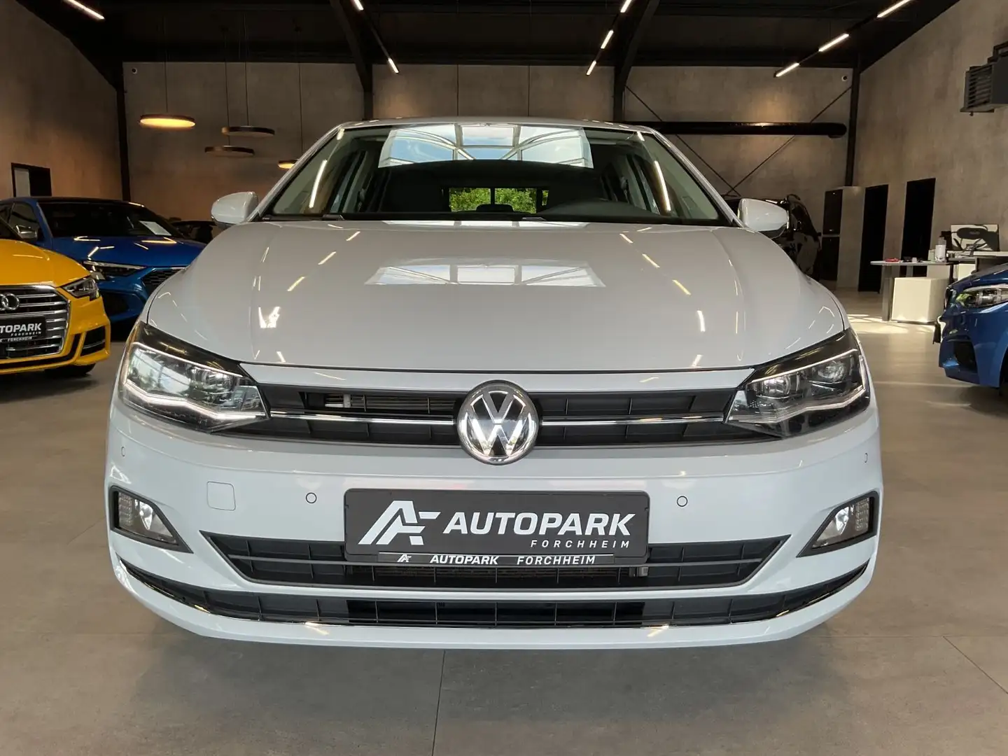Volkswagen Polo 1.0 TSI DSG Highl. LED Navi Kamera Keyless Silber - 2