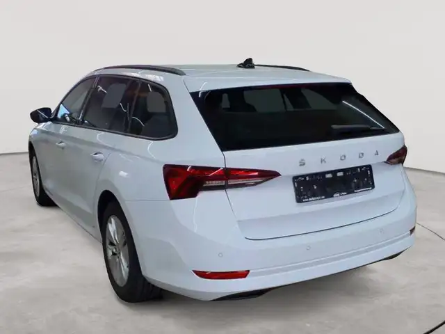 Skoda Octavia view 5