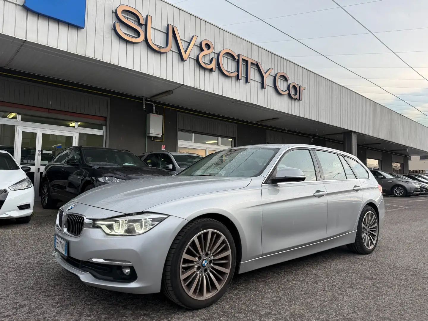 BMW 320 320d Touring Luxury auto EURO 6 Grigio - 1