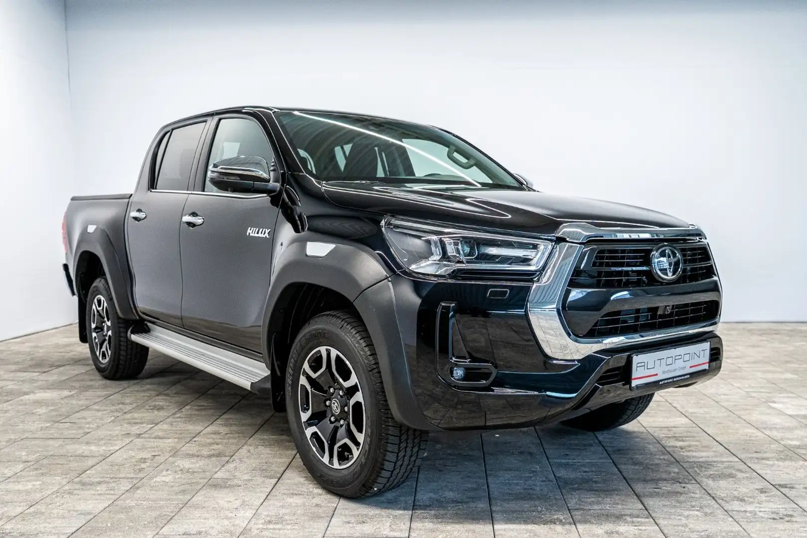 Toyota Hilux 2.8 D-4D 4x4 Executive MY2025°AHK°LED°Navi Schwarz - 2