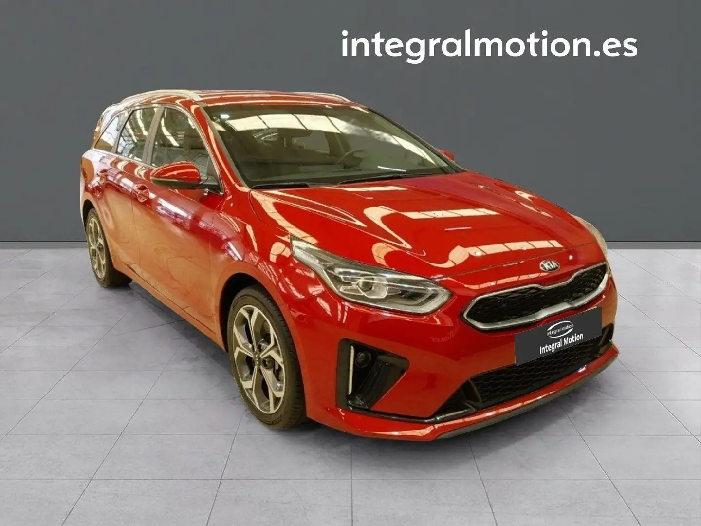 Kia Tourer 1.6 GDi PHEV 104kW (141CV) eDrive Червоний - 2