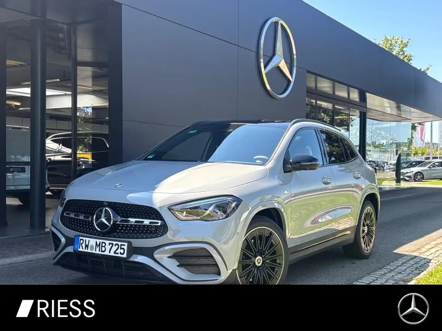 Mercedes-Benz GLA 250 e EQ AMG+AHK+PANO+360°+MULTIBEAM+DISTRONIC Grau - 1