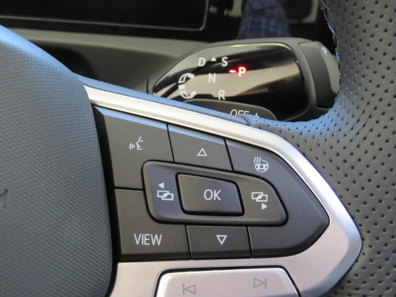 Volkswagen Tiguan Sport TDI DSG 11