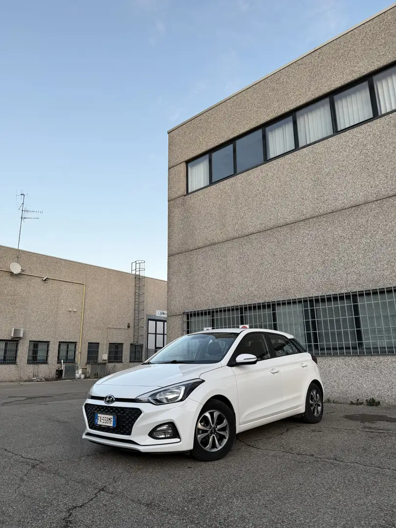 Hyundai i20 5p 1.2 mpi Tech 75cv - 1