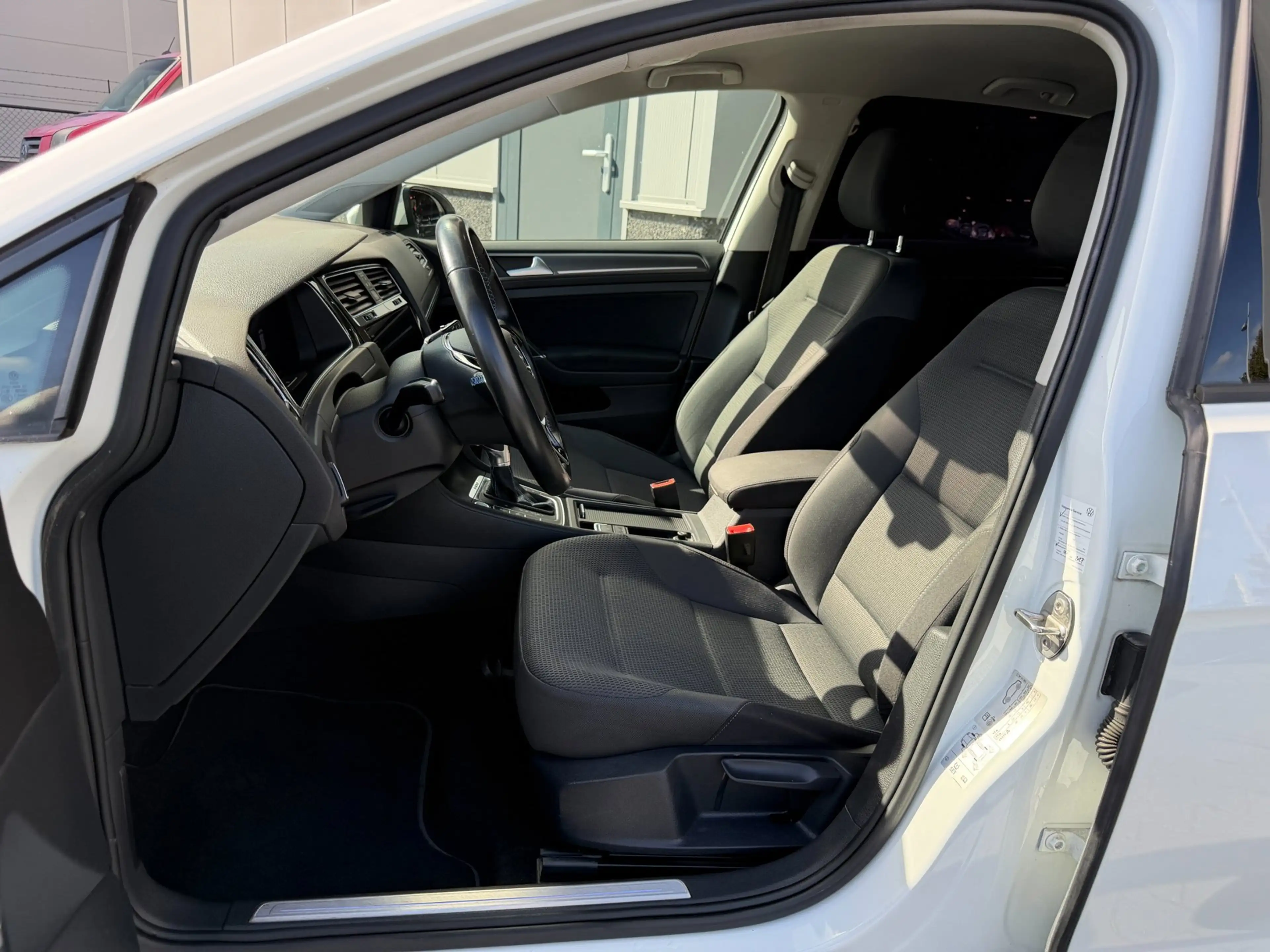 Volkswagen e-Golf E-Golf VOL optie's SOH 90,3% stoelverwarming — photo 13