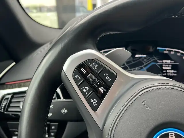 BMW 5 Series view 16