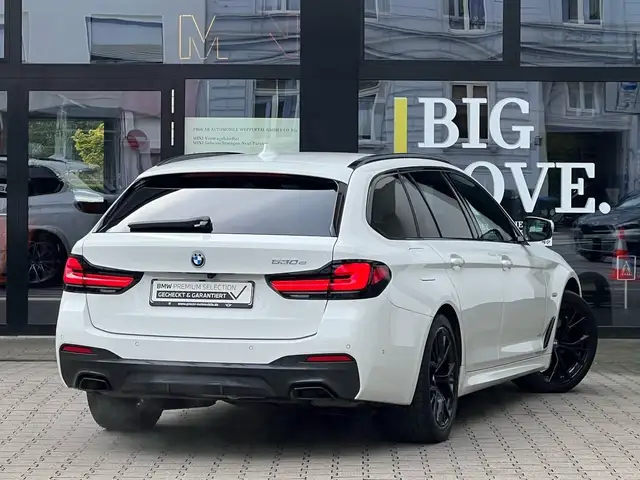 BMW 5 Series view 2